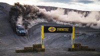 Kalau biasanya aksi gila Ken Block dilakukan di pusat kota, berbeda kali ini Ken Block beraksi di padang pasir Swing Arm City Utah, Foto: Pool (Inautonews)