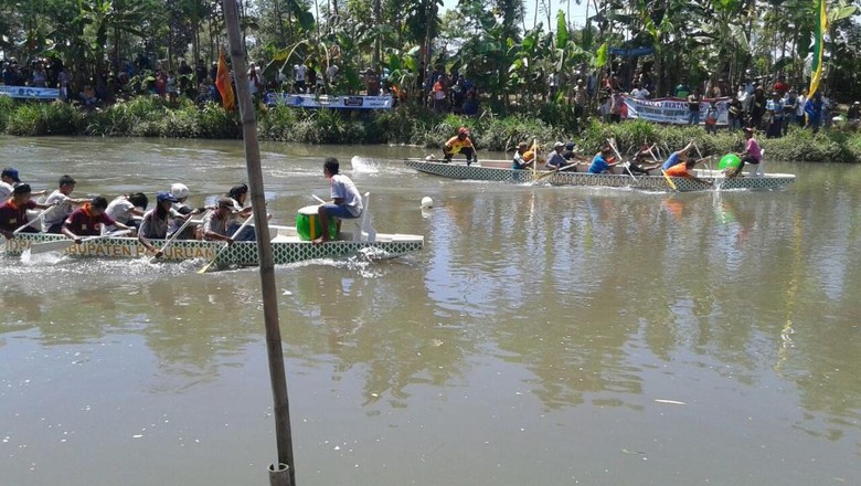 Lomba Perahu Dayung Digelar Sebagai Apresiasi Nelayan Pasuruan Lomba Perahu Dayung Digelar Sebagai Apresiasi Nelayan Pasuruan