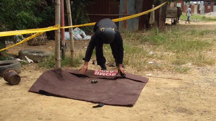 Jala Udang di Sungai, Warga di Lhokseumawe Temukan Granat Aktif