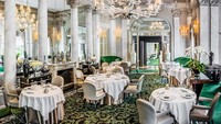 Kalau ini Le Pre Catelan di Paris yang menjual menu a la carte mahal. Caviar dijual 170 USD (Rp 2,2 juta) dan dessert lemon meringue 47 USD (Rp 627.000).