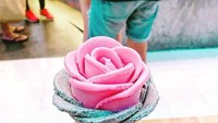 i-Creamy Artisan Gelato adalah salah satu perusahaan yang membuat gelato cantik. Gelato yang berbentuk bunga ini bisa jadi pilihan yang pas. Dengan aneka rasa yang disusun membentuk bunga, menghasilkan citarasa yang enak dan membuat ketagihan.