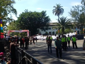 Warga Mulai Berdatangan ke Lokasi Karnaval Kemerdekaan di Bandung