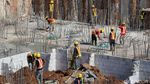 Indahnya Langit Biru di Atas Proyek Modernisasi Pasar Rumput