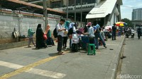 Potret marak adalah trotoar digunakan untuk berjualan