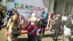 Rela Berpanas-panasan Demi Karnaval Kemerdekaan di Bandung
