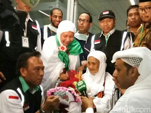 Baiq Mariah, Jemaah Berusia 104 Tahun Disambut Meriah di Jeddah