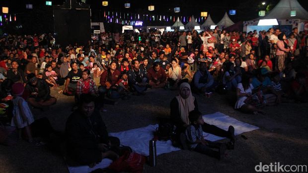Warga Denpasar Ramaikan Nobar MotoGP di Bali