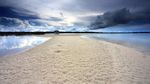 Foto: Senja Kepulauan Widi, Maldives Lewat!