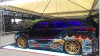 Bagian yang ia ganti yakni Bodykit full customs, Foglamp customs dan pada sisi kiri dan kanan ia ganti dengan Wide Body depan & belakang, Side skirt kanan & kiri, serta Bemper belakang. Foto: Marwah Zada Rahmatina