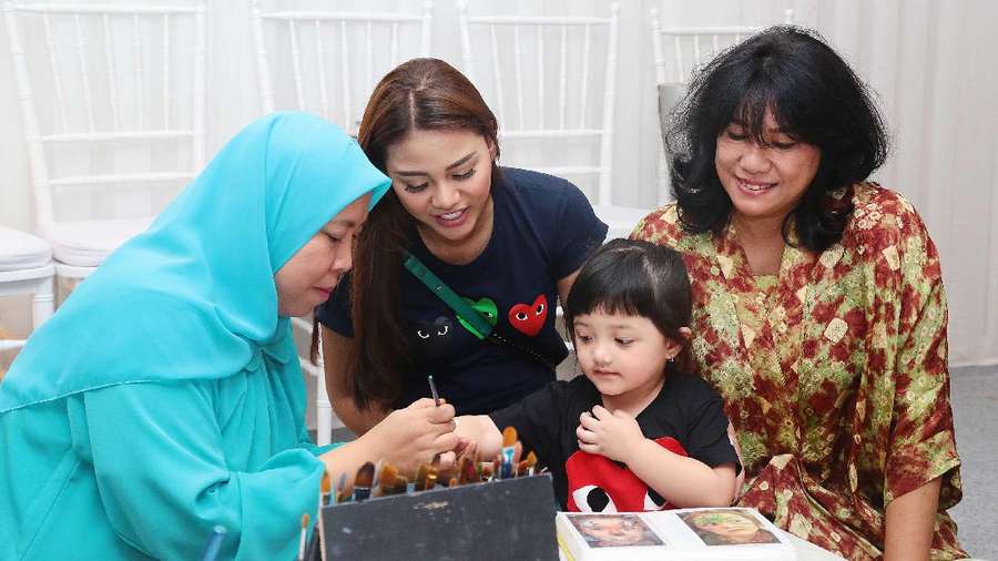 Gemesin Banget! Arsy Asyik Main Bersama Aurel