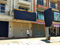 Kantor agen First Travel di Sidoarjo tutup.