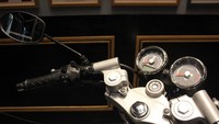Sepeda motor ini tetap mempertahankan karakter pembalap dengan desain baru dan perbaikan teknik.