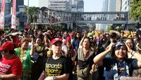 Menurutnya, Parade Nusantara ini bertujuan untuk mengingatkan ada masalah besar yang dihadapi masyarakat-masyarakat adat, khsusunya pada kain adat. 