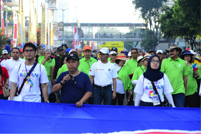 BNI Hadirkan Kartu Edisi Khusus di Parade HUT ke-50 ASEAN