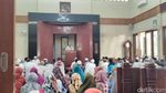 Foto: Air Mata Jemaah Korban First Travel Saat Pengajian