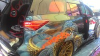 Bodi besar Innova dimanfaatkan Efan untuk memodifikasi mobilnya. Foto: Marwah Zada Rahmatina