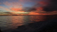 Foto langit seperti ini bukanlah editan photoshop. Memang seperi inilah pemandangan sehari-hari sunset dari Kepulauan Widi jika cuaca sedang cerah (Dok Pemprov Malut/Istimewa)