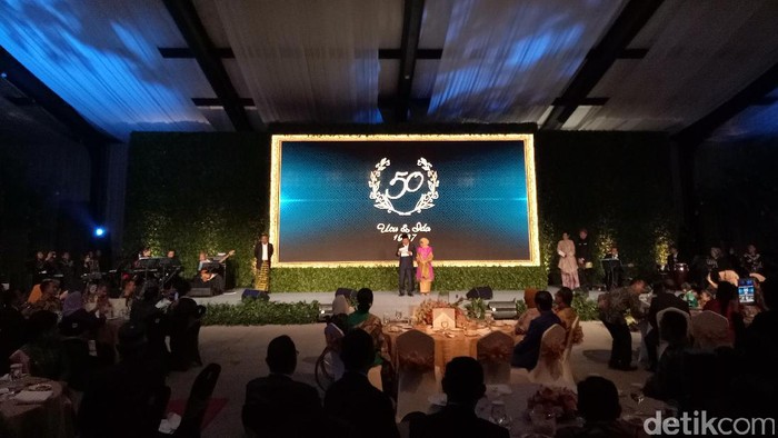 Sajak Romantis Setengah Abad yang Indah dari JK untuk Mufidah