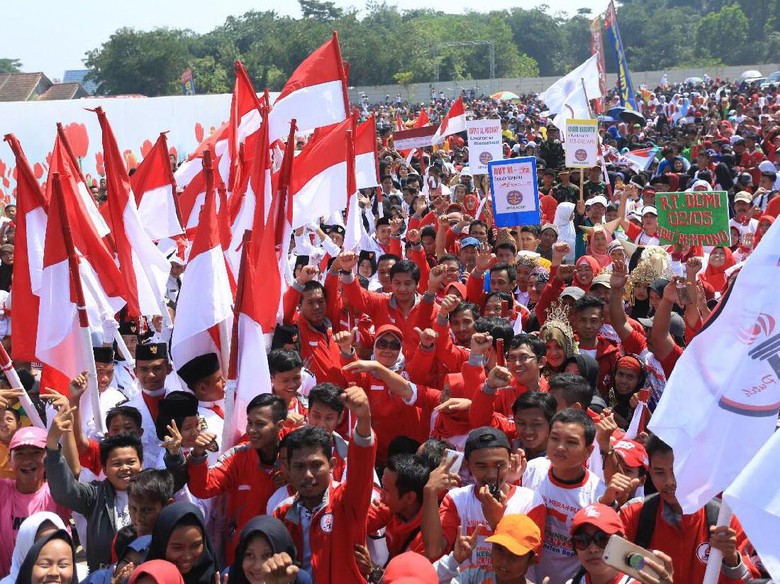 Melawan Arogansi Kebangsaan Melawan Arogansi Kebangsaan