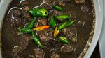Kalau Berani, Lihat Nih 15 Makanan yang Dicampur Darah Aneka Hewan!