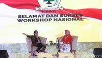 Menurut Sri Mulyani, sosok perempuan yang mampu menjadi pejabat baik di parlemen maupun pemerintahan masih sangat sedikit. Menurut data hasil Pemilu 2014 jumlah politisi wanita di DPR hanya 17% dan di DPD hanya 26%.