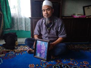 Alm Mak Ayah Korban First Travel Jual Tanah untuk Ongkos Umrah