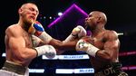 Foto: Duel Mayweather vs McGregor di Atas Ring Tinju
