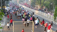Ada juga yang main futsal. Foto: Noval/detikcom
