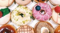 Donut Snob (@donutsnob) di LA dijuluki gerai donat terbaik di Amerika oleh USA Today. Tak heran karena mereka membuat donat topping berry, glaze dan aneka drizzle menggugah selera. Foto: Istimewa