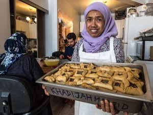 Sering Masak untuk Orang Tak Mampu, Nenek Ini Dijuluki Muslim Mother Teresa di Kanada