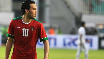 Foto: Ganteng, Ezra Walian Curi Perhatian Wanita Saat Indonesia VS Malaysia