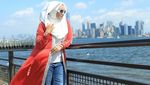 Melihat Lagi Koleksi Mantel Bos First Travel Anniesa Hasibuan