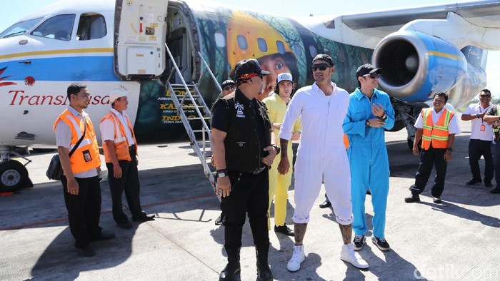 Warkop DKI Reborn Jangkrik Boss Part 2 Kunjungi 5 Kota dalam Sehari