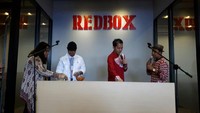 Sebelum konferensi pers dimulai, Chef Agus sempat mengajak fans Agnez Mo membuat burger cakalang. Foto: dok. detikFood
