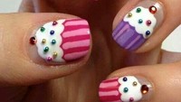 Cupcake cantik juga bsa dipindahkan ke kuku-kuku tangan. Lengkap dengan hiasan krimnya. Menarik kan? Foto: Istimewa