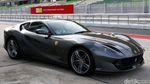 Duduk di Kemudi Ferrari Tercepat