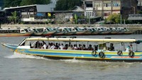 Bangkok bisa mengoptimalkan fungsi sungai Chao Phyraya. Sungai ini menjadi jalur transportasi. Gubernur Djarot mengatakan Pemprov DKI juga akan belajar ke Bangkok mengenai transportasi sungai/ Foto: AFP