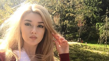 Ia pun berprestasi di catwalk. Antara lain menjuarai kontes Supermodel International di Bangkok pada tahun 2016. Foto: Instagram