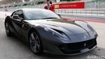 Duduk di Kemudi Ferrari Tercepat