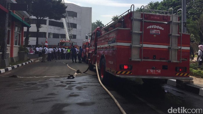 Muncul Asap di Gedung Kemendes Kalibata, Damkar Dikerahkan