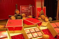 6 Varian Rasa Mooncake Tradisional Tersedia di Restoran Ini