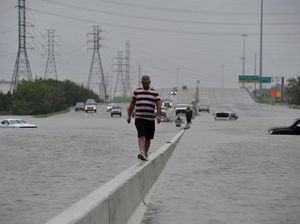 50 Ribu Warga Houston Diperintahkan Mengungsi Akibat Badai Harvey