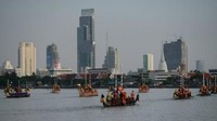 Kembali ke konteks Chao Phraya sebagai pendukung transportasi di Bangkok, begini rupa perahu yang melintas di sungai ini. Foto: AFP