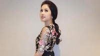 Tistha Nurman juga seorang putri dari Tity Hatta yang merupakan Ketua Wanita Indonesia Tanpa Tembakau. Foto: Instagram/tisthanurma