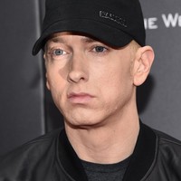 Seperti Kanye West, rapper satu ini juga jarang tersenyum. Entah ingin terlihat cool atau memang memiliki wajah yang jutek. Foto: dok. Getty Images