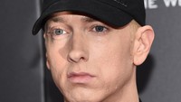 Seperti apa permintaan Eminem? Rapper tekenal ini minta 3 lembar daging kalkun dan ham. Tak ketinggalan, 24 kaleng dan 24 botol plastik Diet Coke. Foto: dok. Getty Images