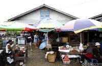 Di Pasar Ini Bisa Bayar Pakai Rupiah & Ringgit