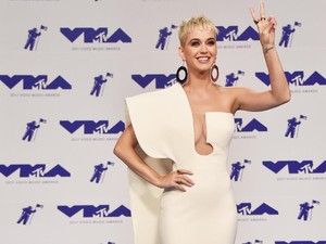 Katy Perry Batal Tampil di Victorias Secret karena Ditolak Masuk China