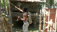 Penyemprotan ini dilakukan sebagai tindakan pencegahan karena pemkab menduga penyebabnya adalah virus. Sementara itu, organ tubuh kambing sedang diteliti untuk mencari tahu penyebabnya (Rofiq/detikcom)