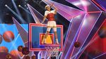 Aksi Panggung Memukau Katy Perry Main Basket